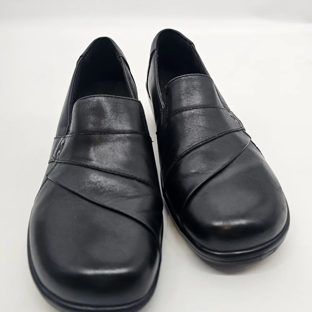 Clarks May Marigold Slip-On Loafer 9 Excellent